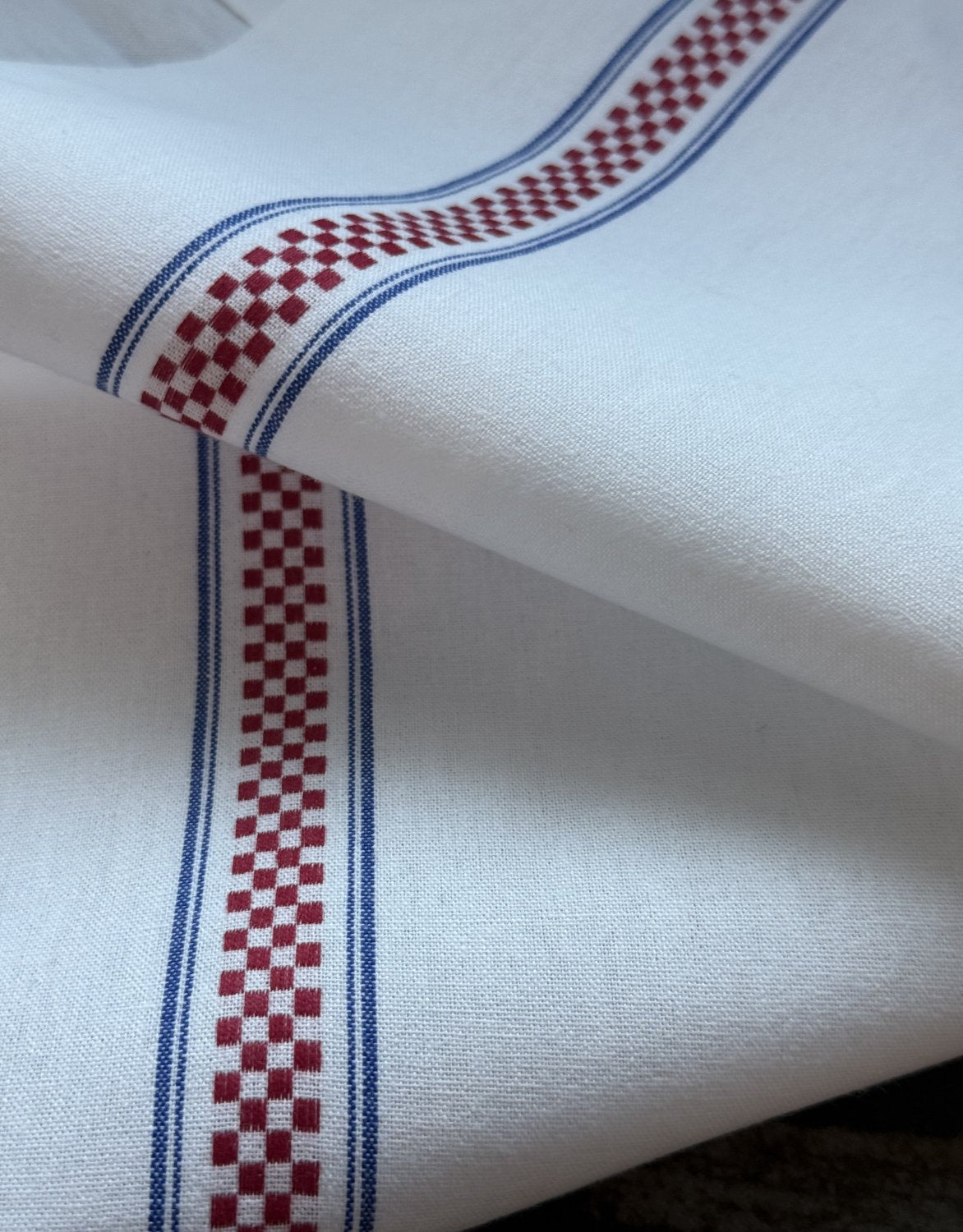 Charvet Editions "Vichy / Coq", white woven cotton tea towel. Made in France. - Home Landing