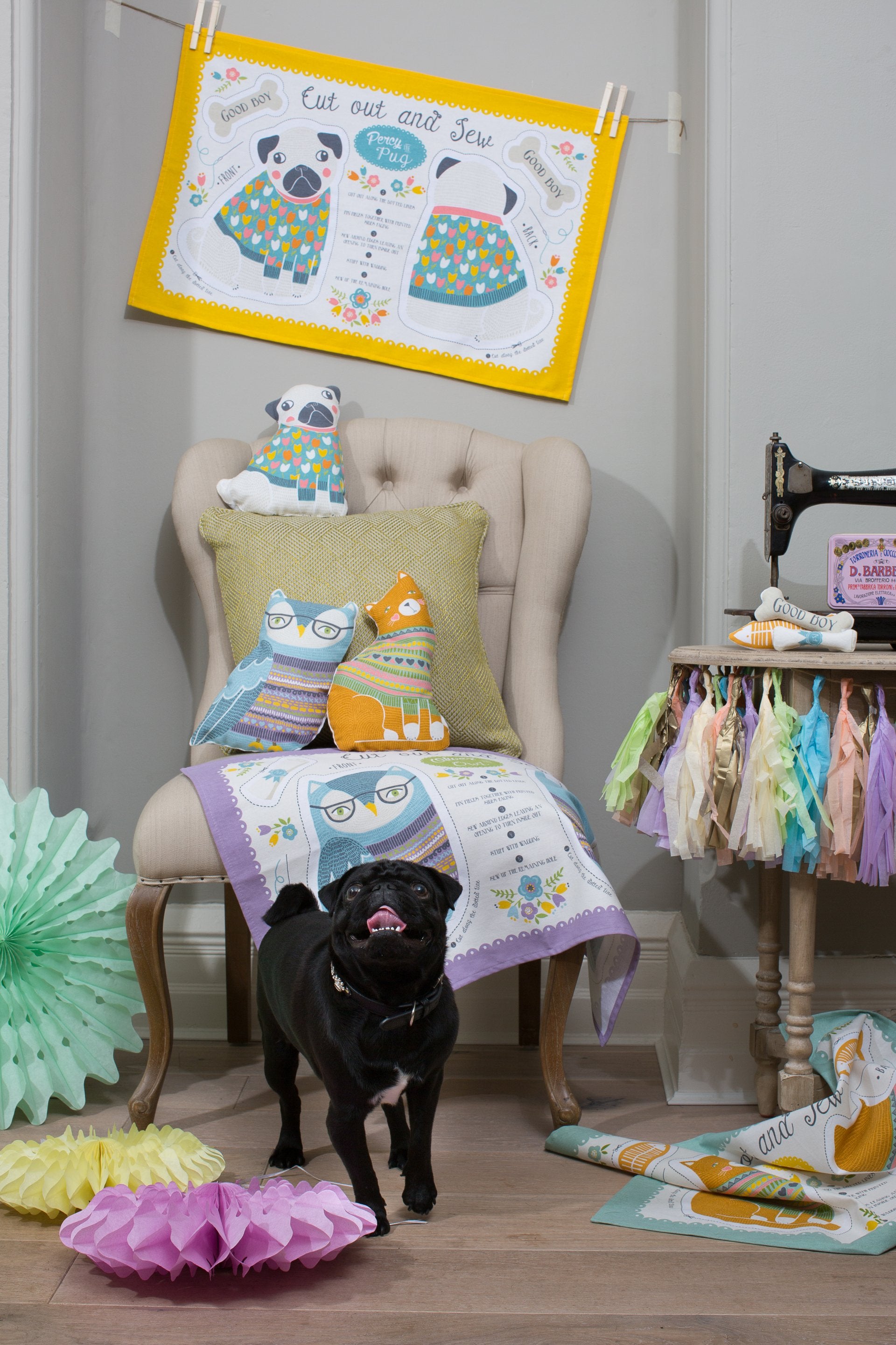 Ulster Weavers, "Percy Pug", Pure cotton tea towel. Printed in the UK. - Home Landing