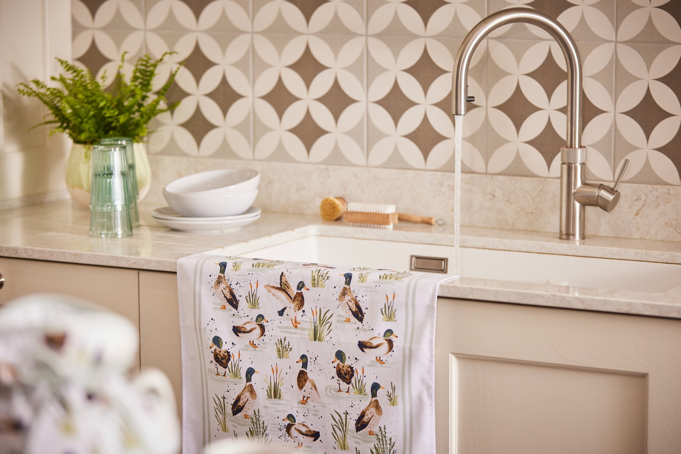 Ulster Weavers "Farmhouse Ducks", Printed recycled cotton tea towel.