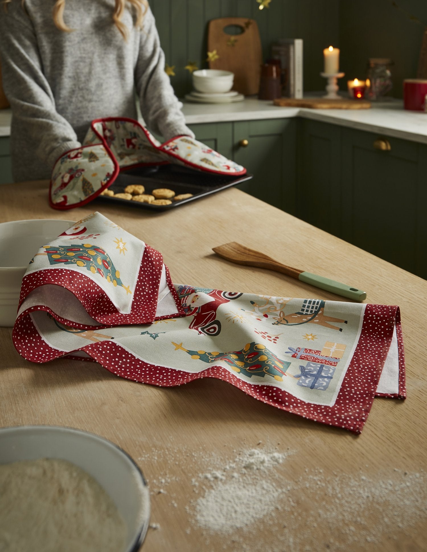 Ulster Weavers  "Tis the Season", Printed cotton tea towel.