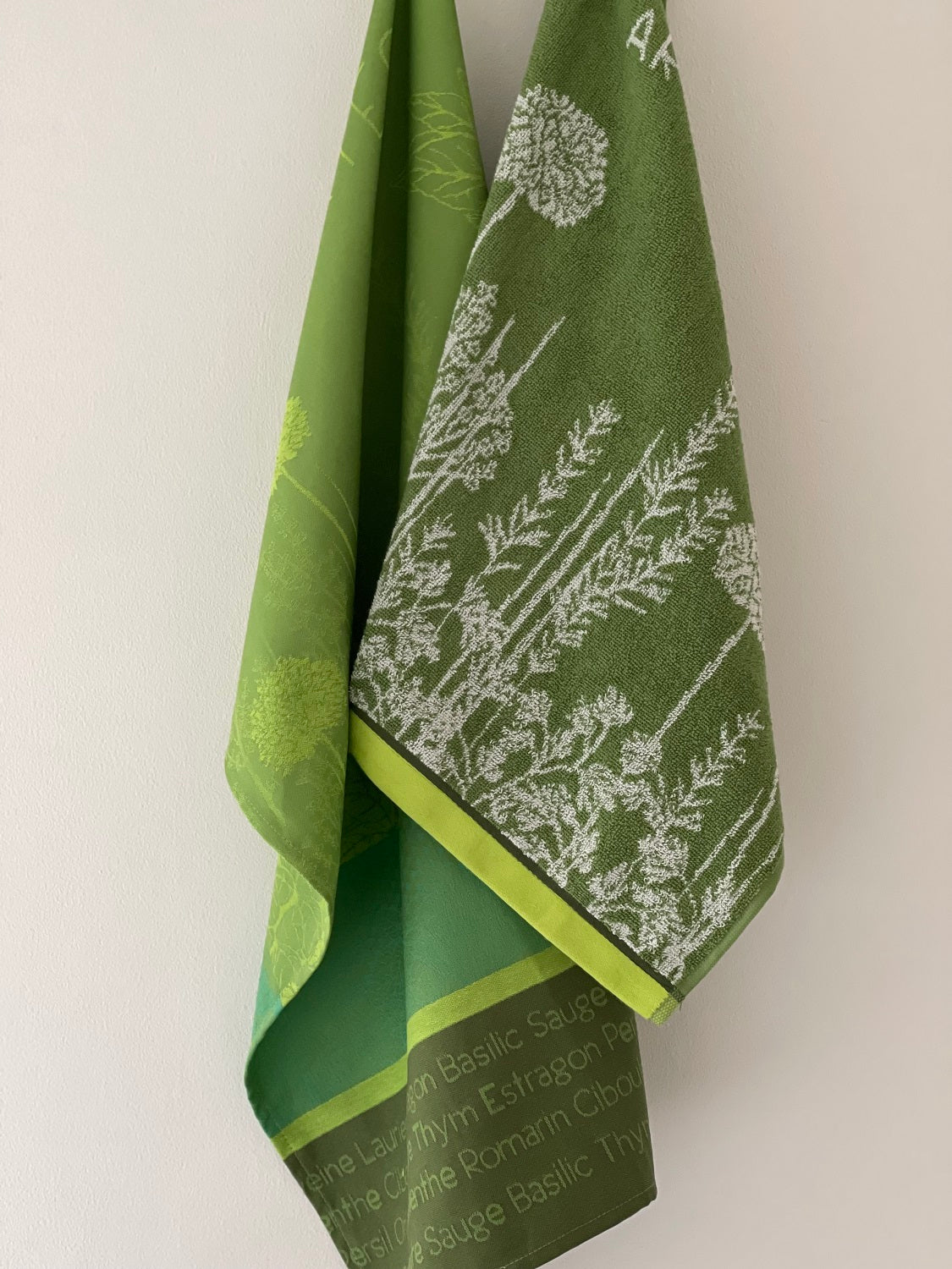 Coucke "Aromates du Jardin”, Woven cotton tea towel. Designed in France.