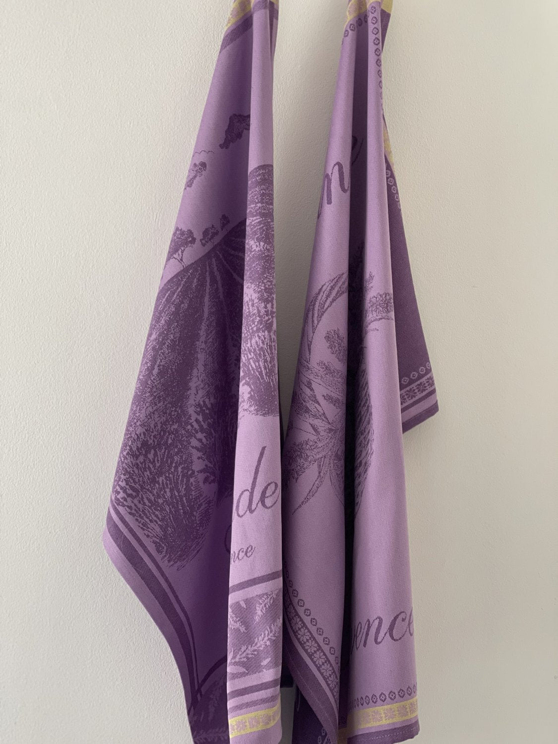 Coucke "Panier de Lavande", Woven cotton tea towel. Designed in France.