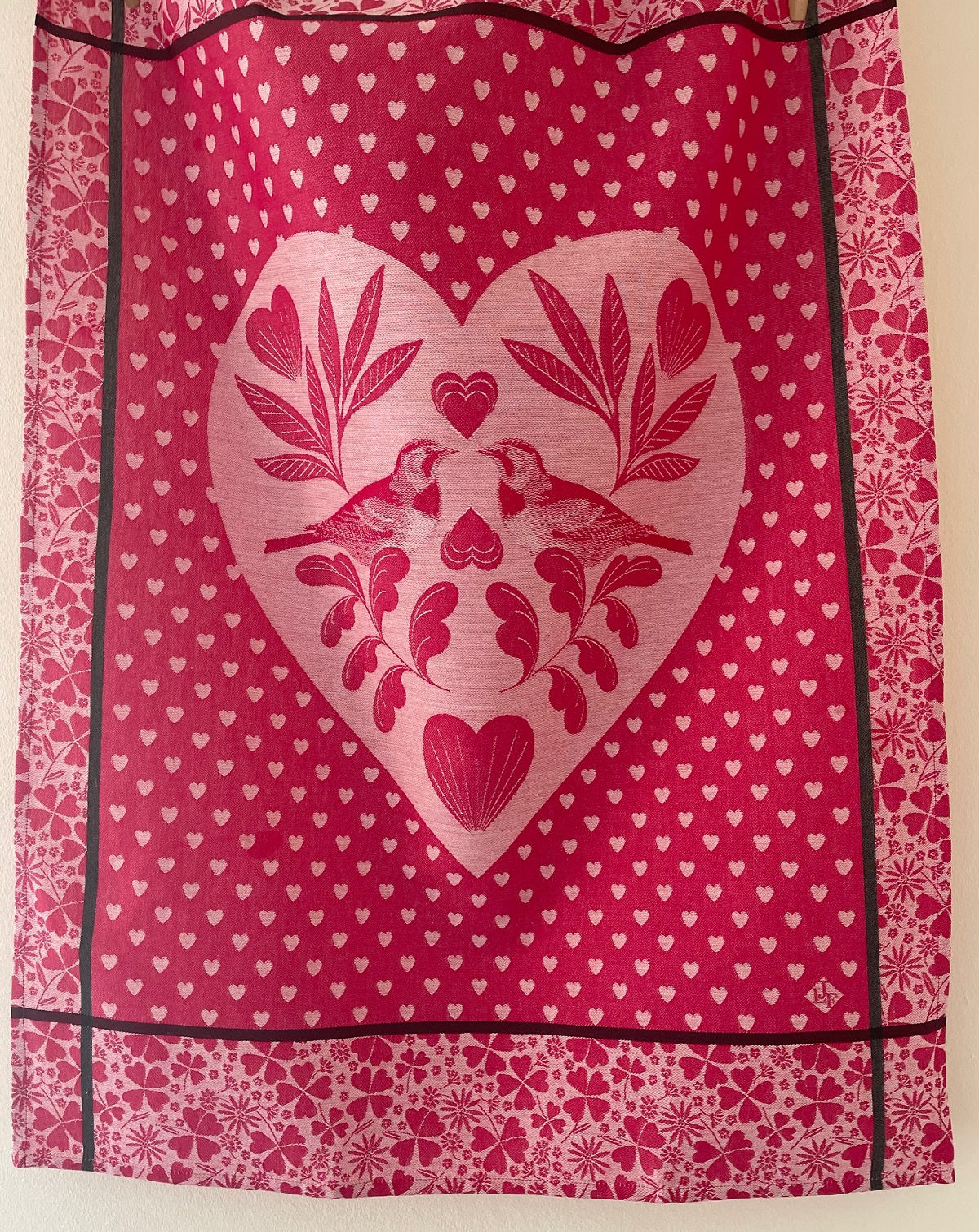 Jacquard Francais "Amour" (Pink), Woven cotton tea towel. Made in France.