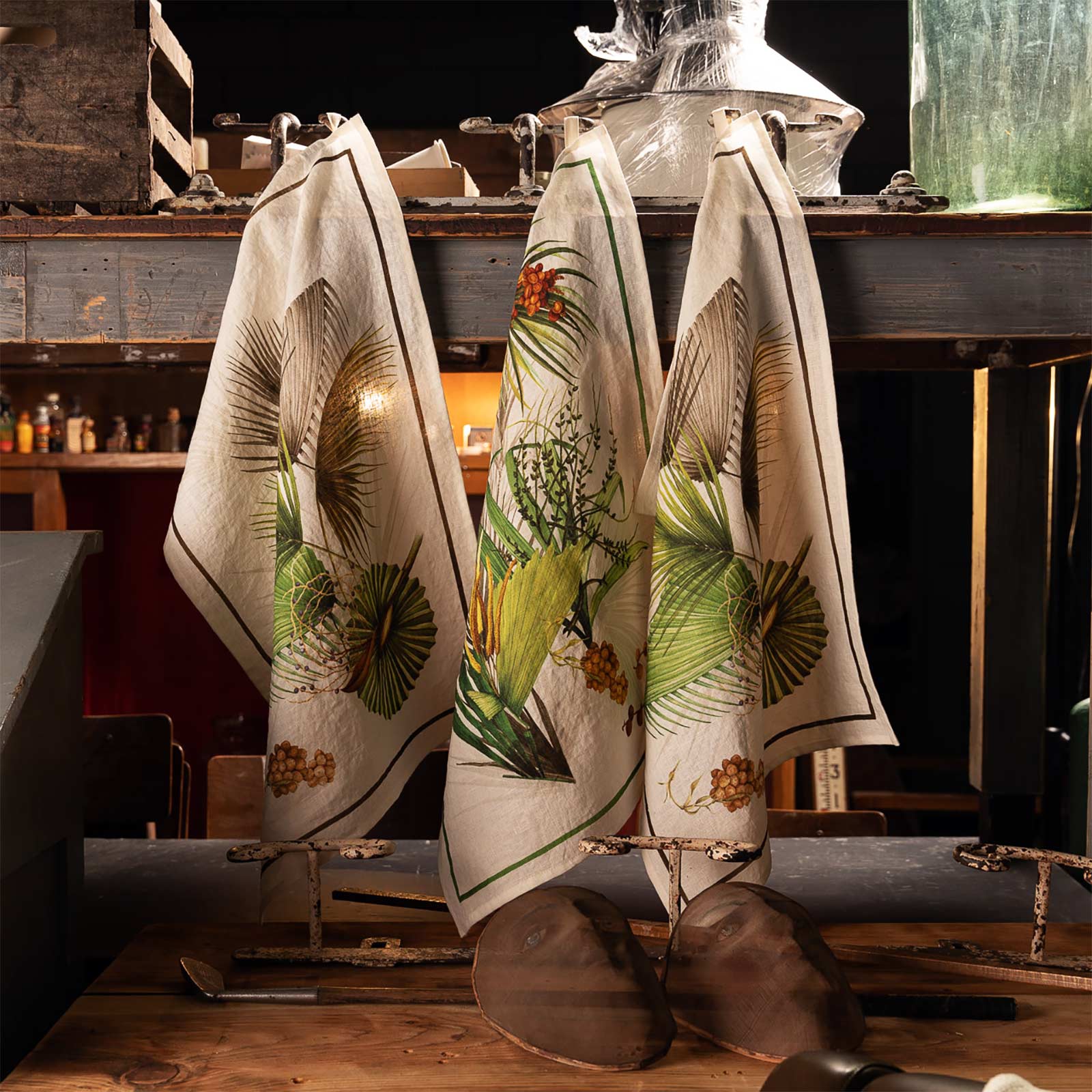 Tessitura Toscana Telerie, “Oasi - Marron”, Pure hemp printed tea towel.
