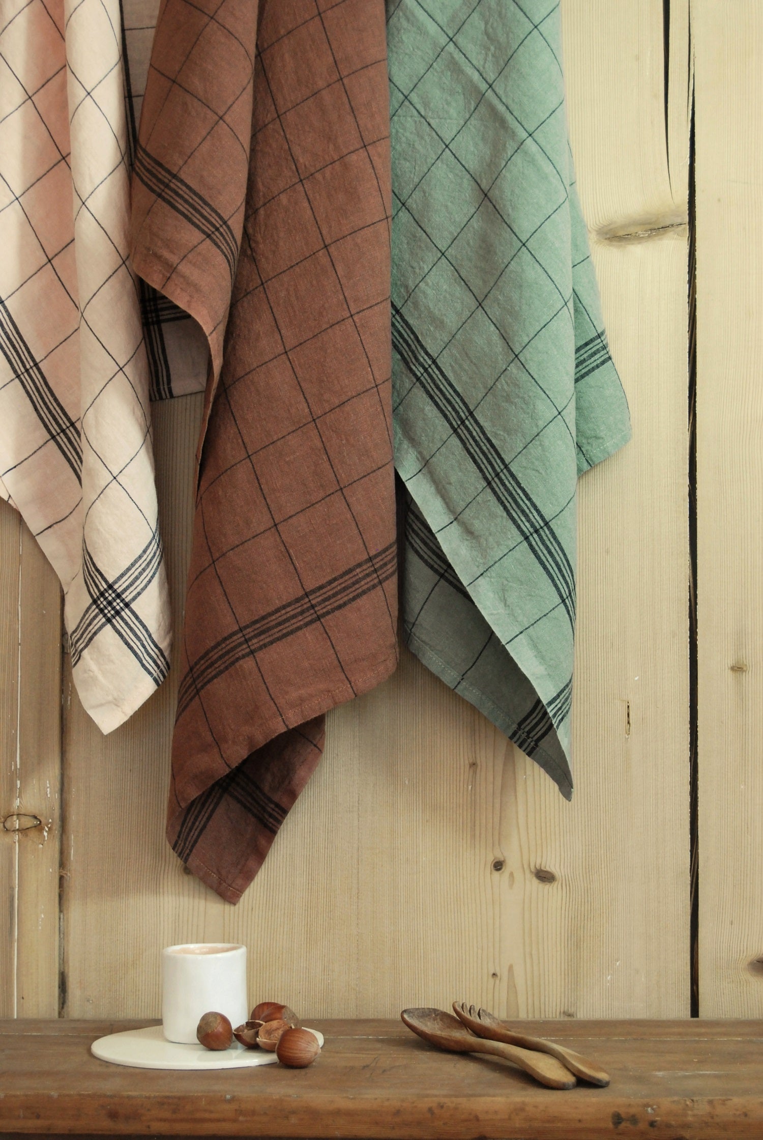 Charvet Editions "Bistro" (Sauge), Natural woven linen tea towel. Made in France.