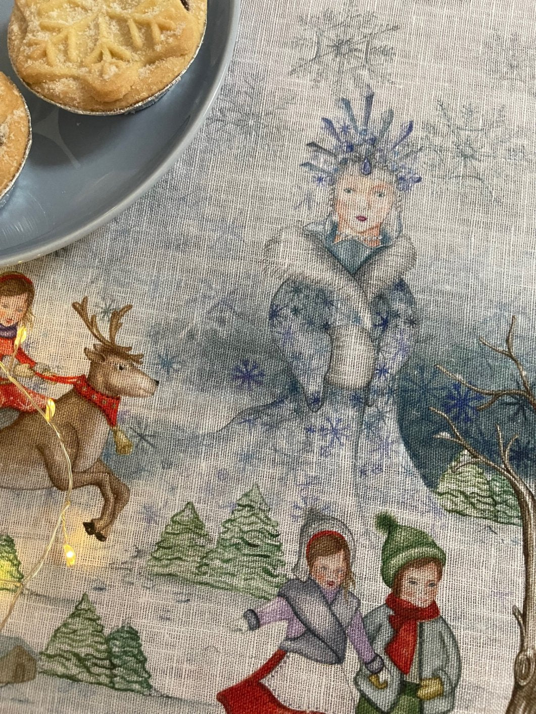 Tessitura Toscana Telerie, “Elsa”, Pure linen printed tablecloth.