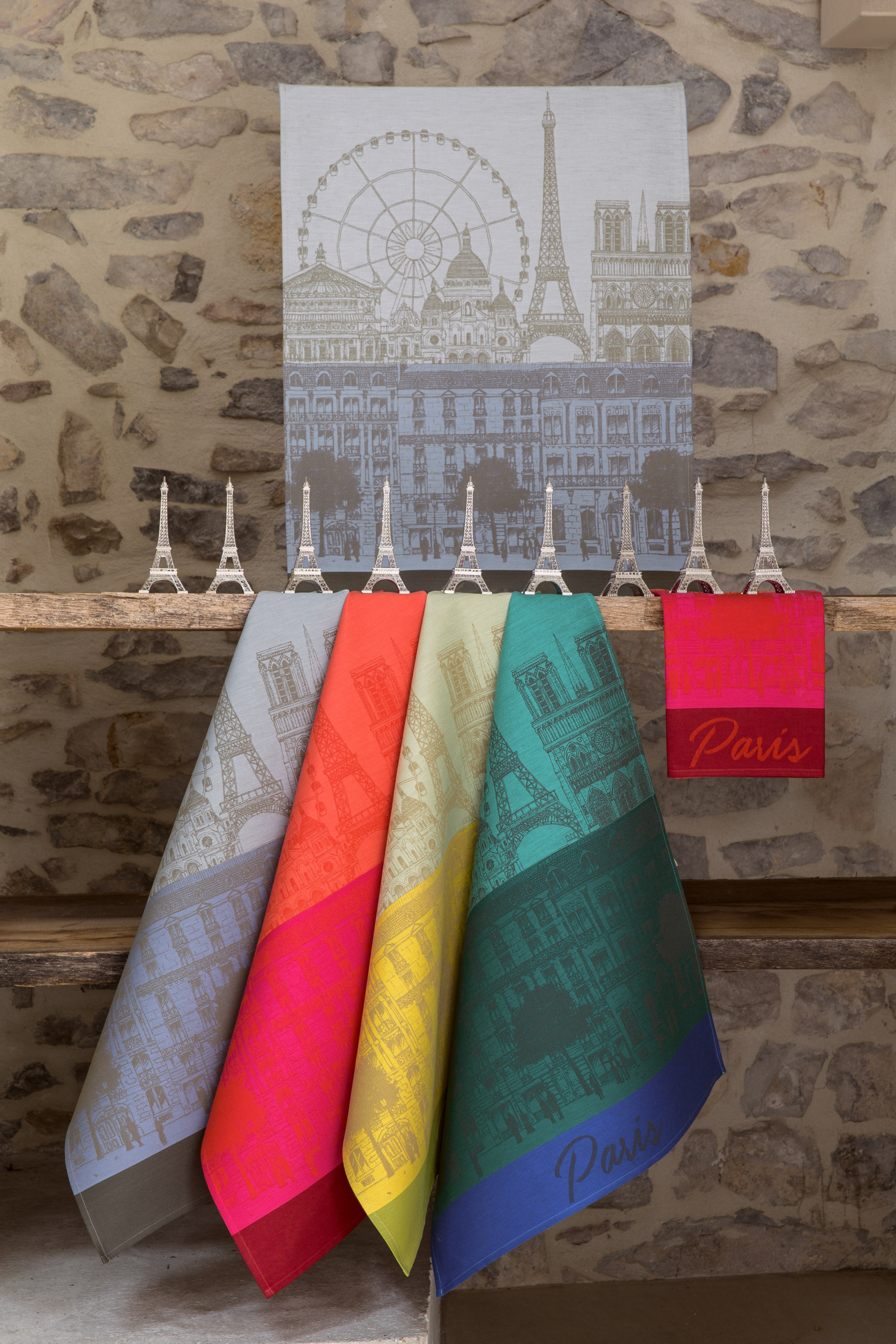Jacquard Français "Paris Panorama"(Red Kiss), Woven cotton tea towel. Made in France. - Home Landing